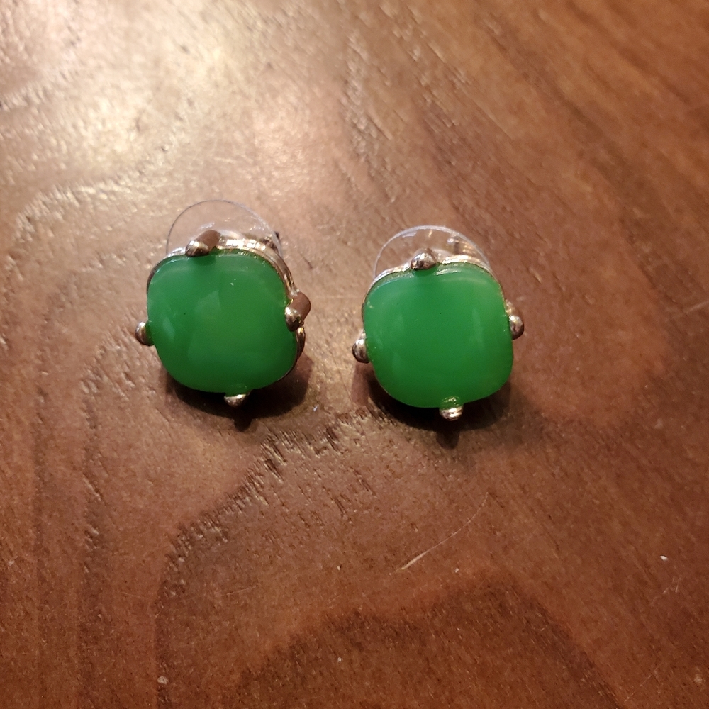 Unbranded Gold Tone Square Synthetic Green Jadeite Post Earrings